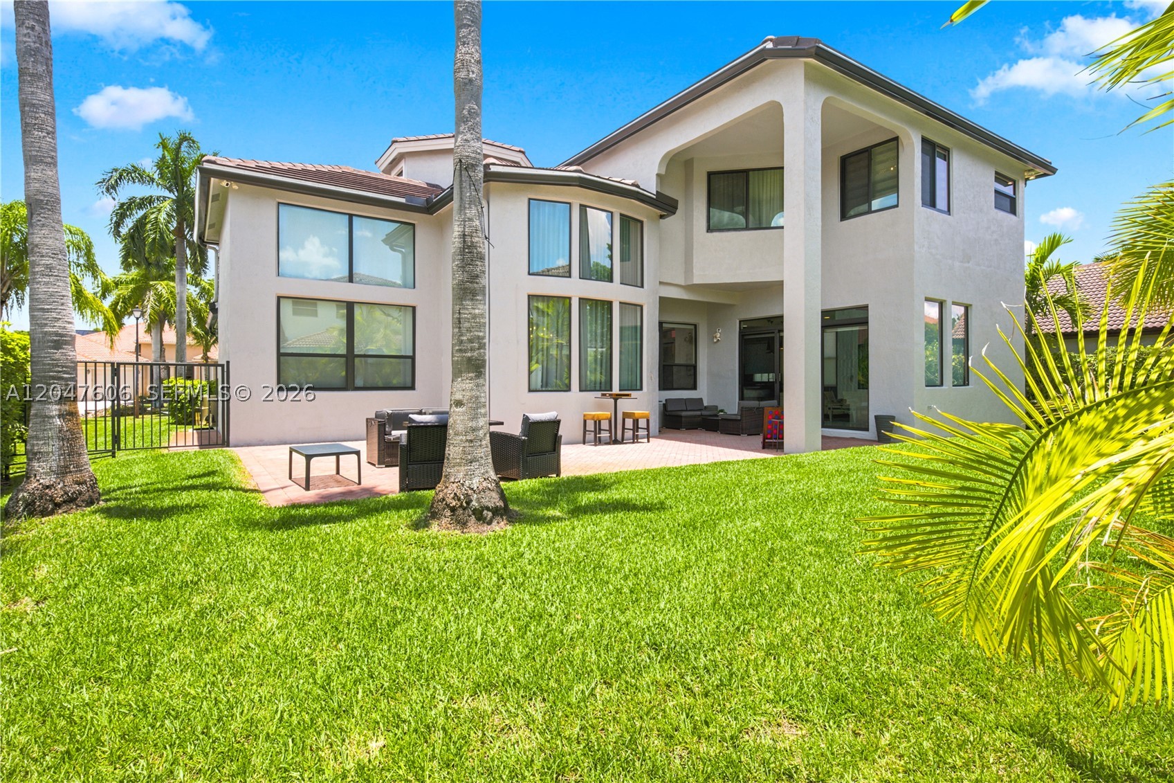 SUNSET LAKES PLAT ONE - Residential