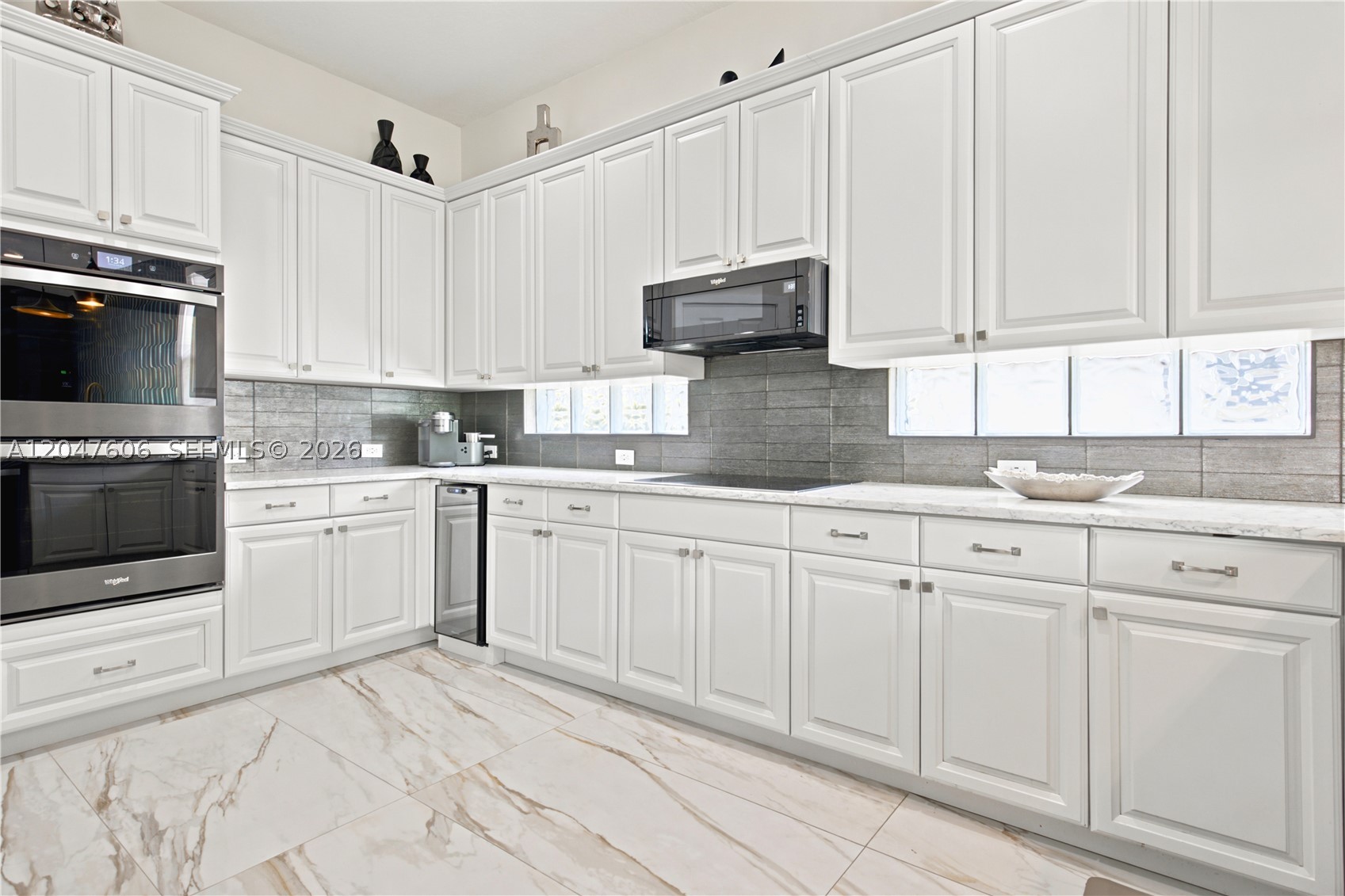 SUNSET LAKES PLAT ONE - Residential