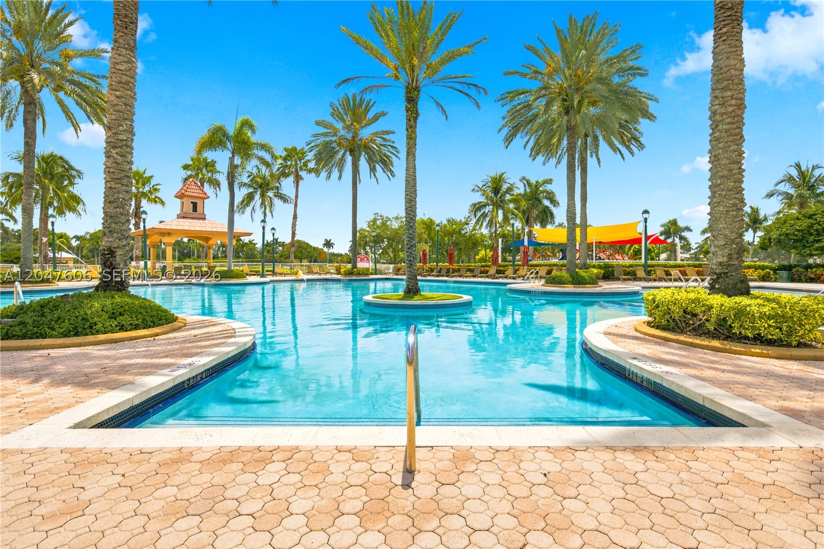 SUNSET LAKES PLAT ONE - Residential