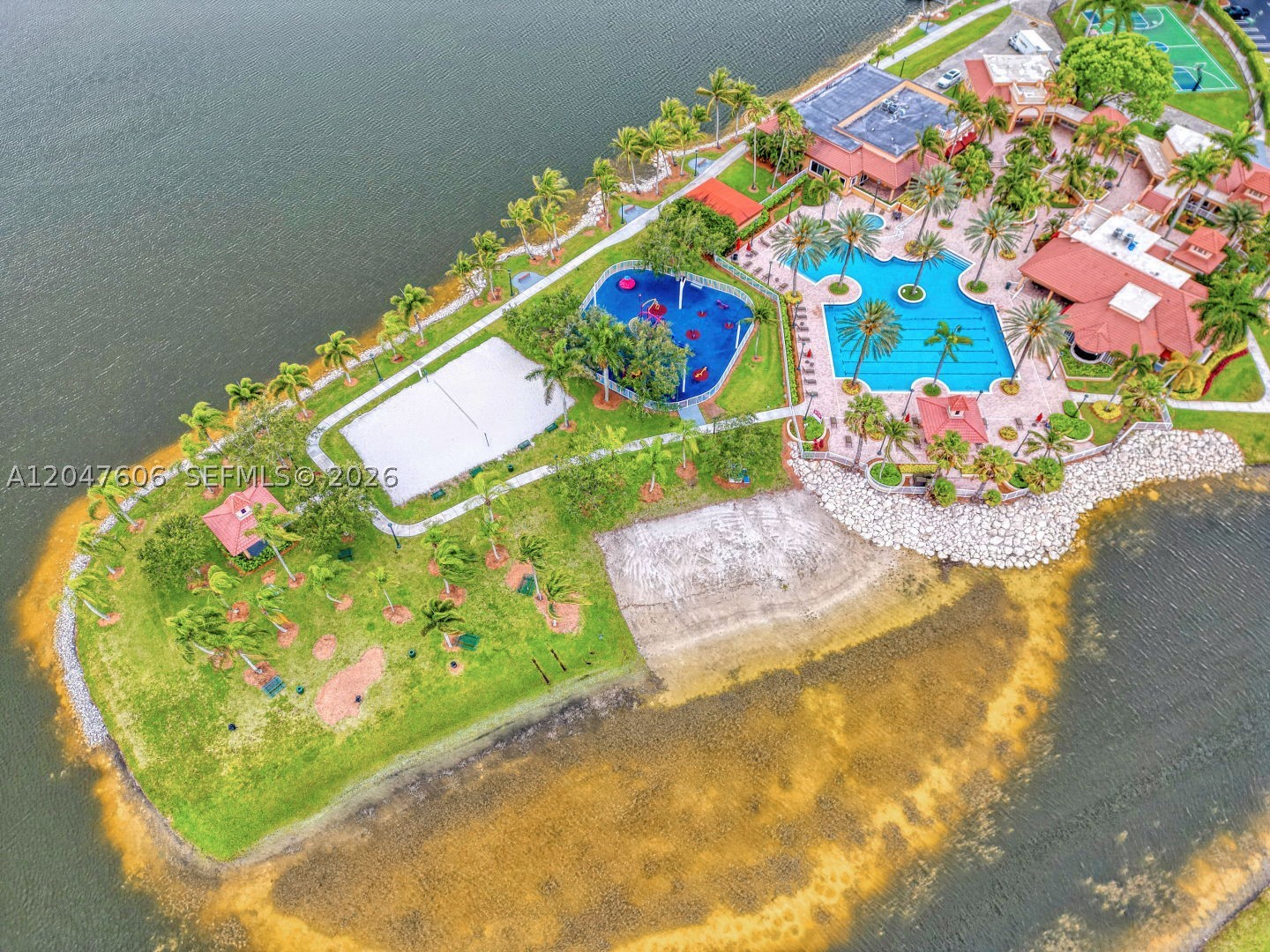 SUNSET LAKES PLAT ONE - Residential