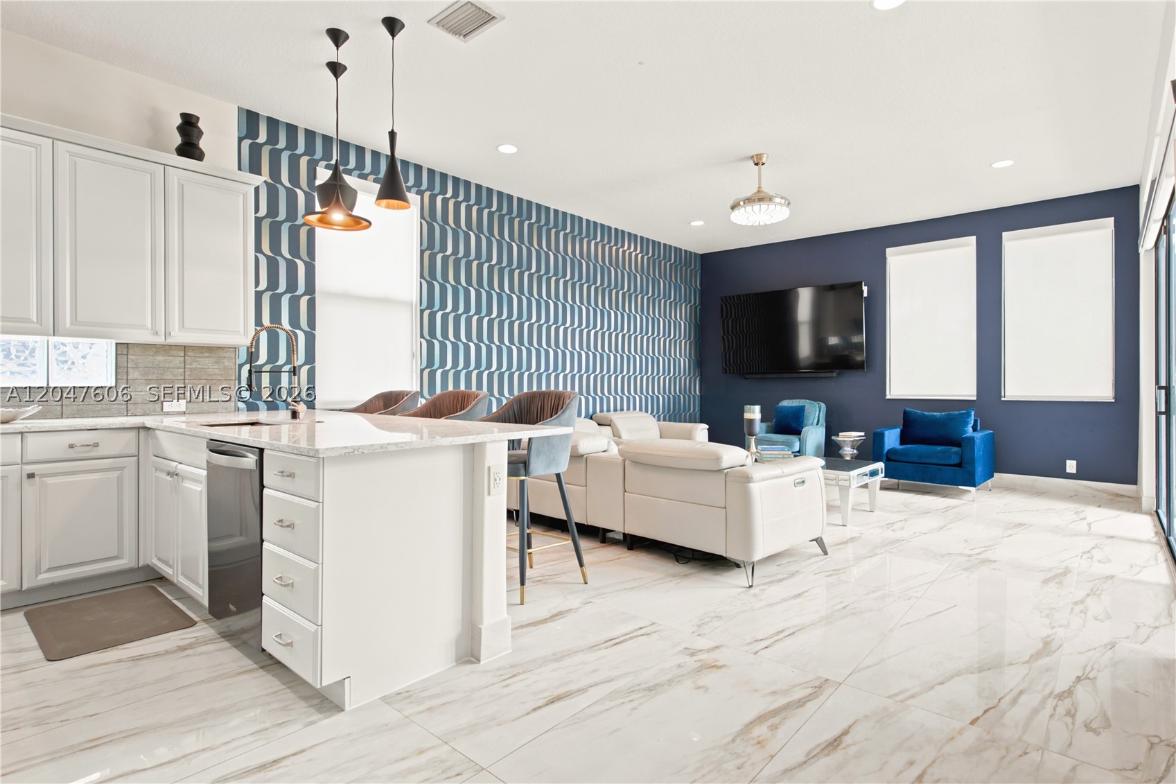 SUNSET LAKES PLAT ONE - Residential