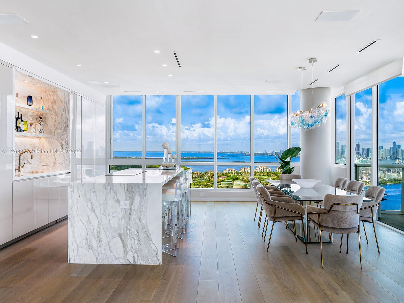 CONTINUUM ON SOUTH BEACH - Residential