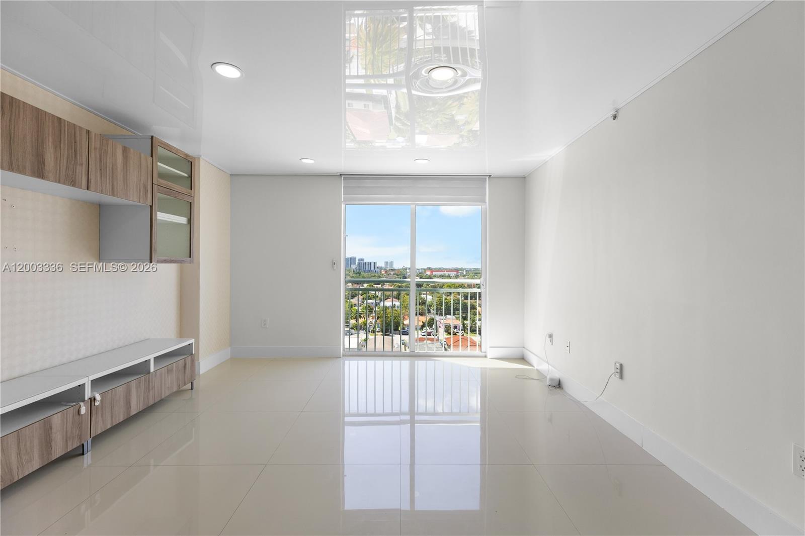 THE ASTON CONDO - Residential