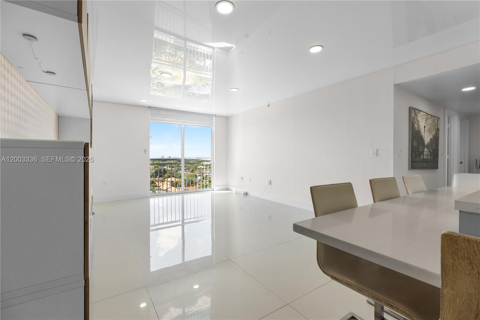 THE ASTON CONDO - Residential