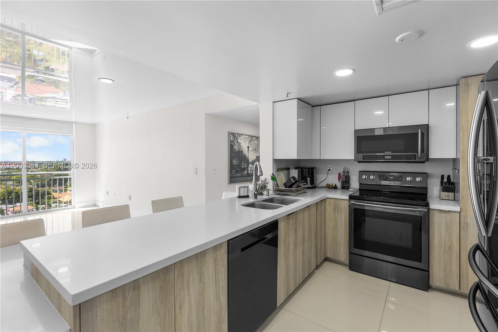 THE ASTON CONDO - Residential