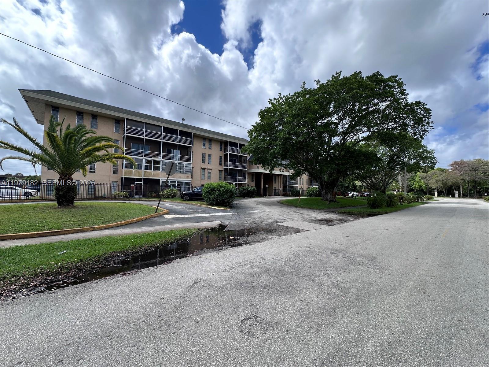 TOWN SQUARE CONDO - Residential