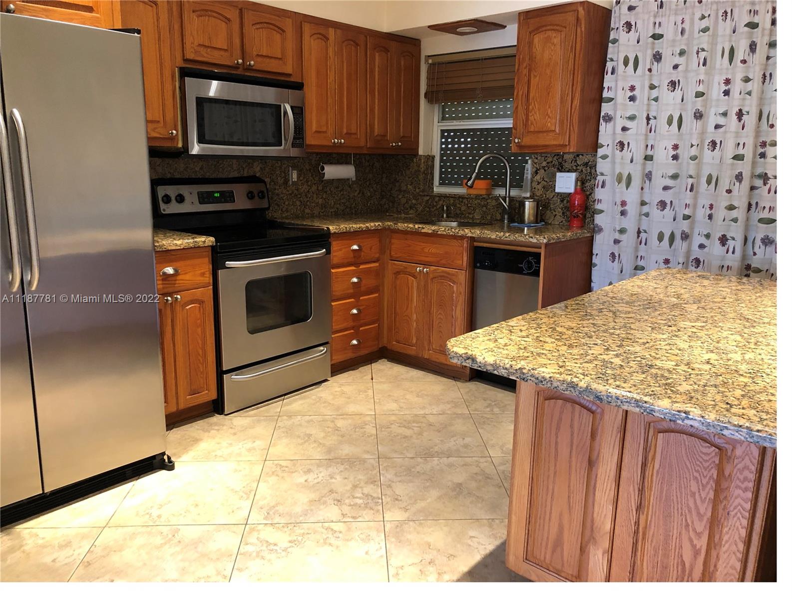 WESTWOOD COMMUNITY 3 - Residential Lease