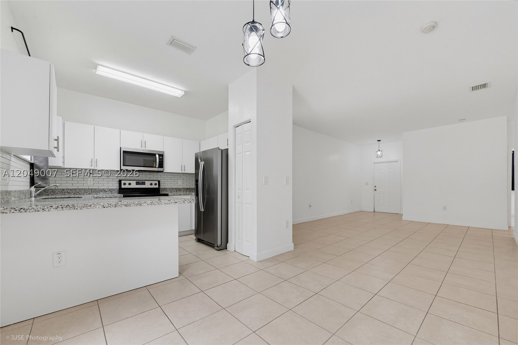 CARIBBEAN ISLES VILLAS CO - Residential Lease