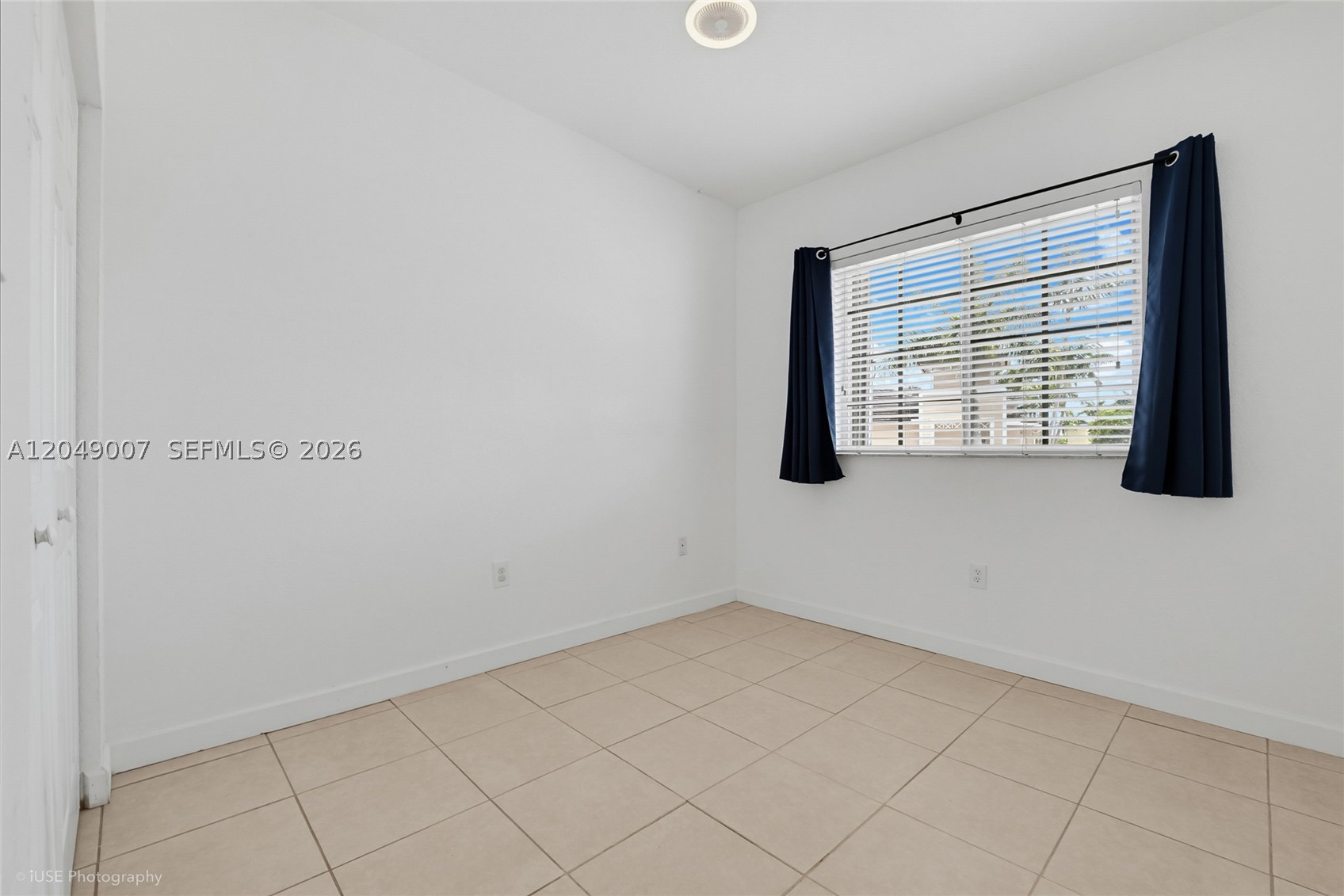 CARIBBEAN ISLES VILLAS CO - Residential Lease