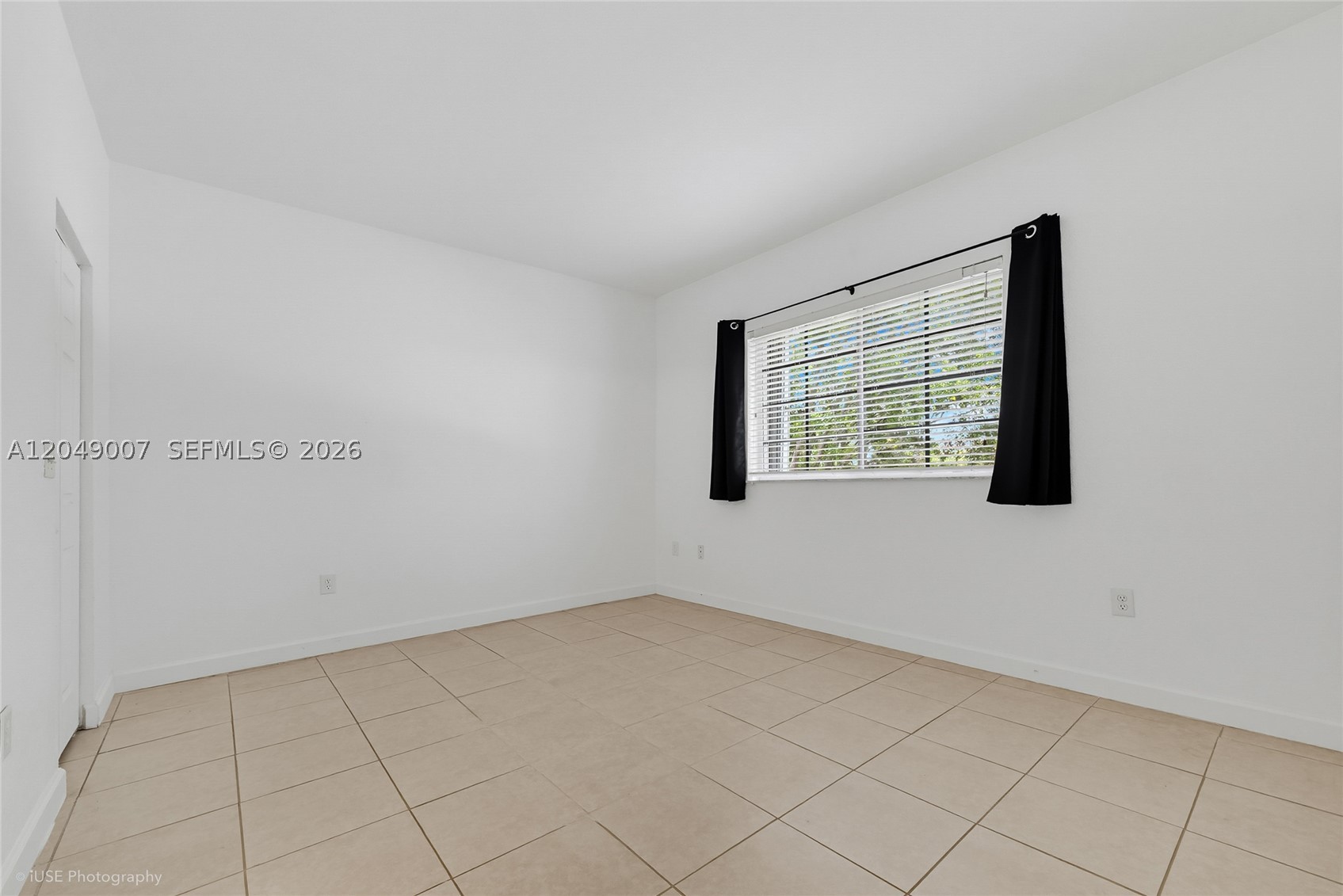 CARIBBEAN ISLES VILLAS CO - Residential Lease
