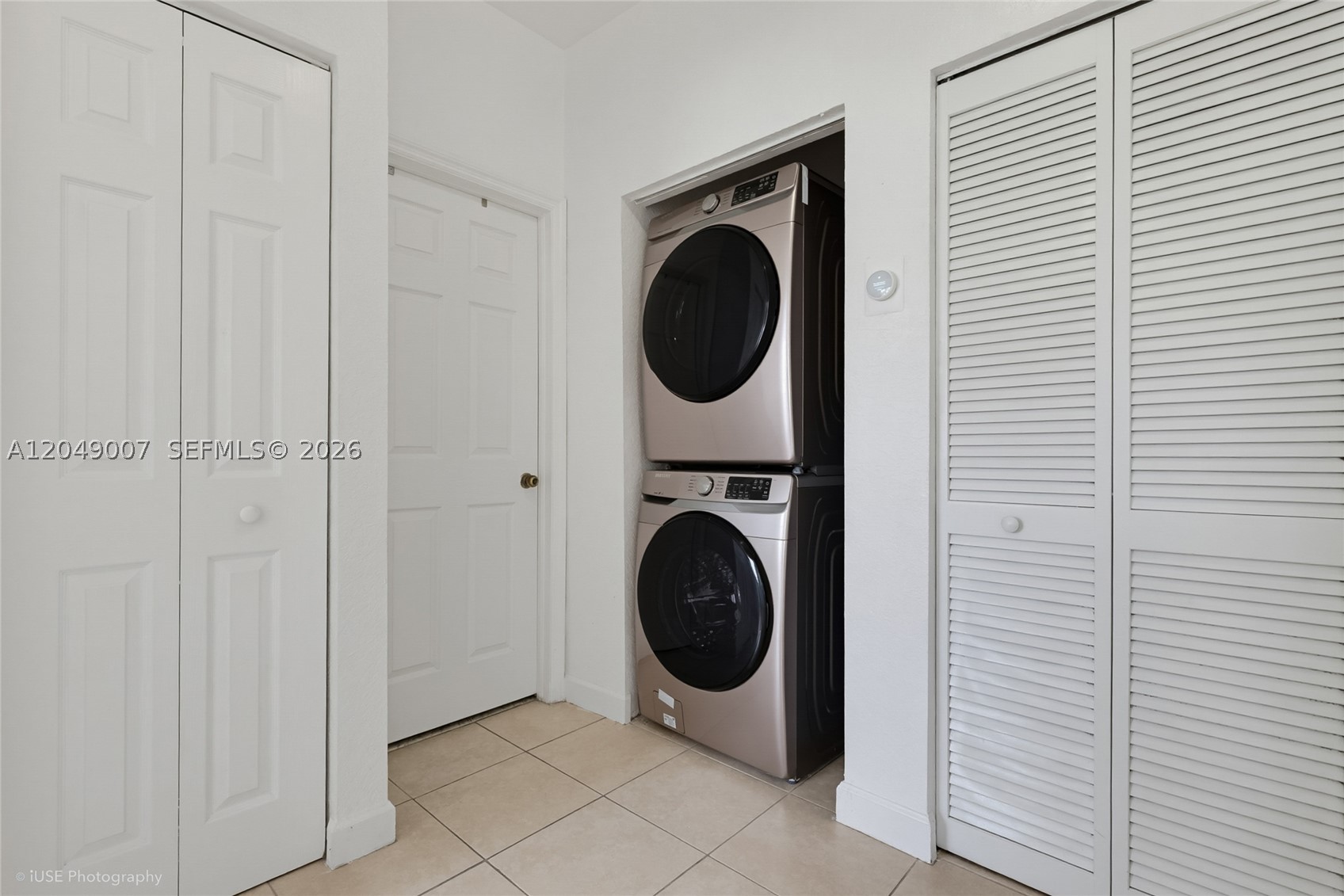 CARIBBEAN ISLES VILLAS CO - Residential Lease