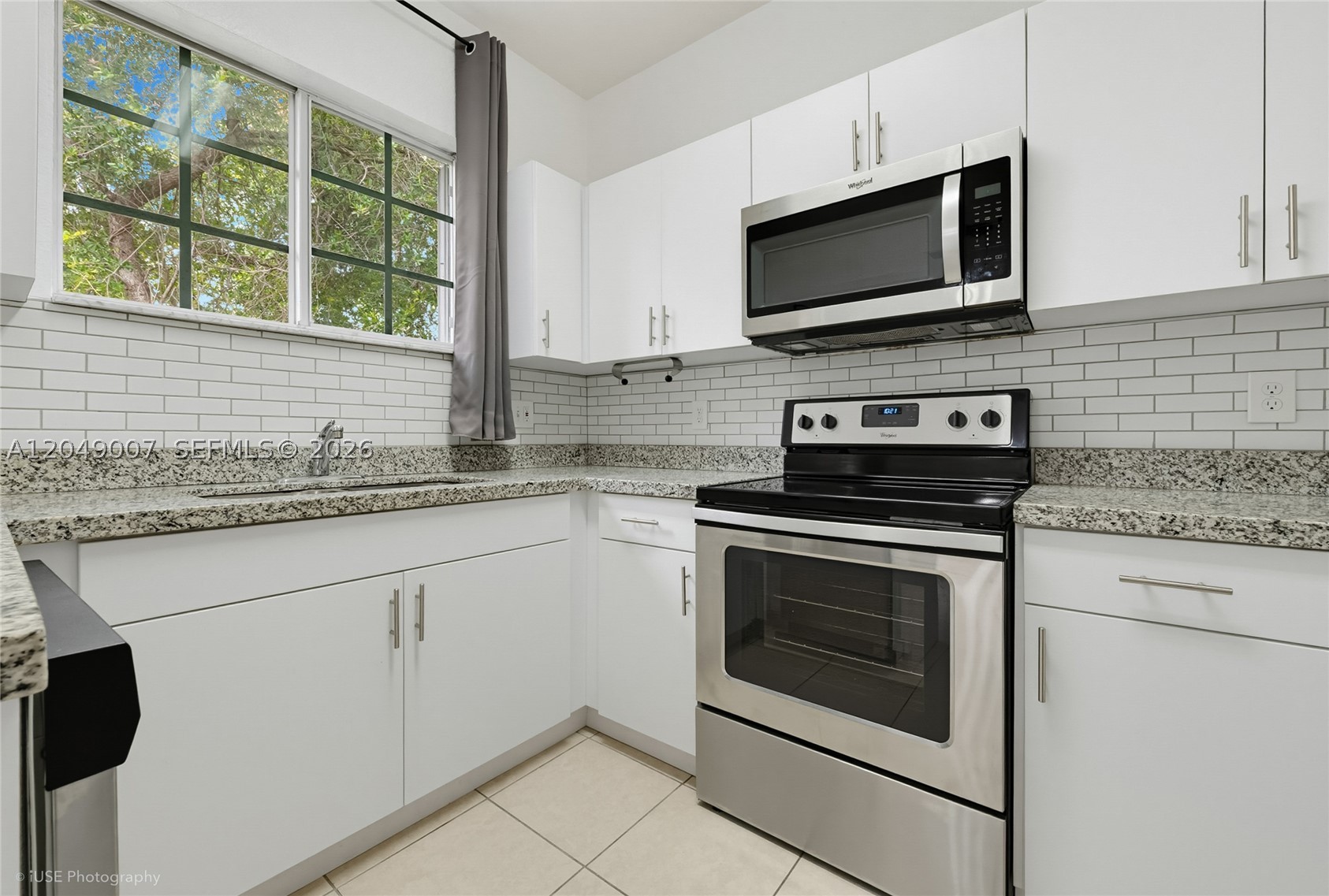 CARIBBEAN ISLES VILLAS CO - Residential Lease