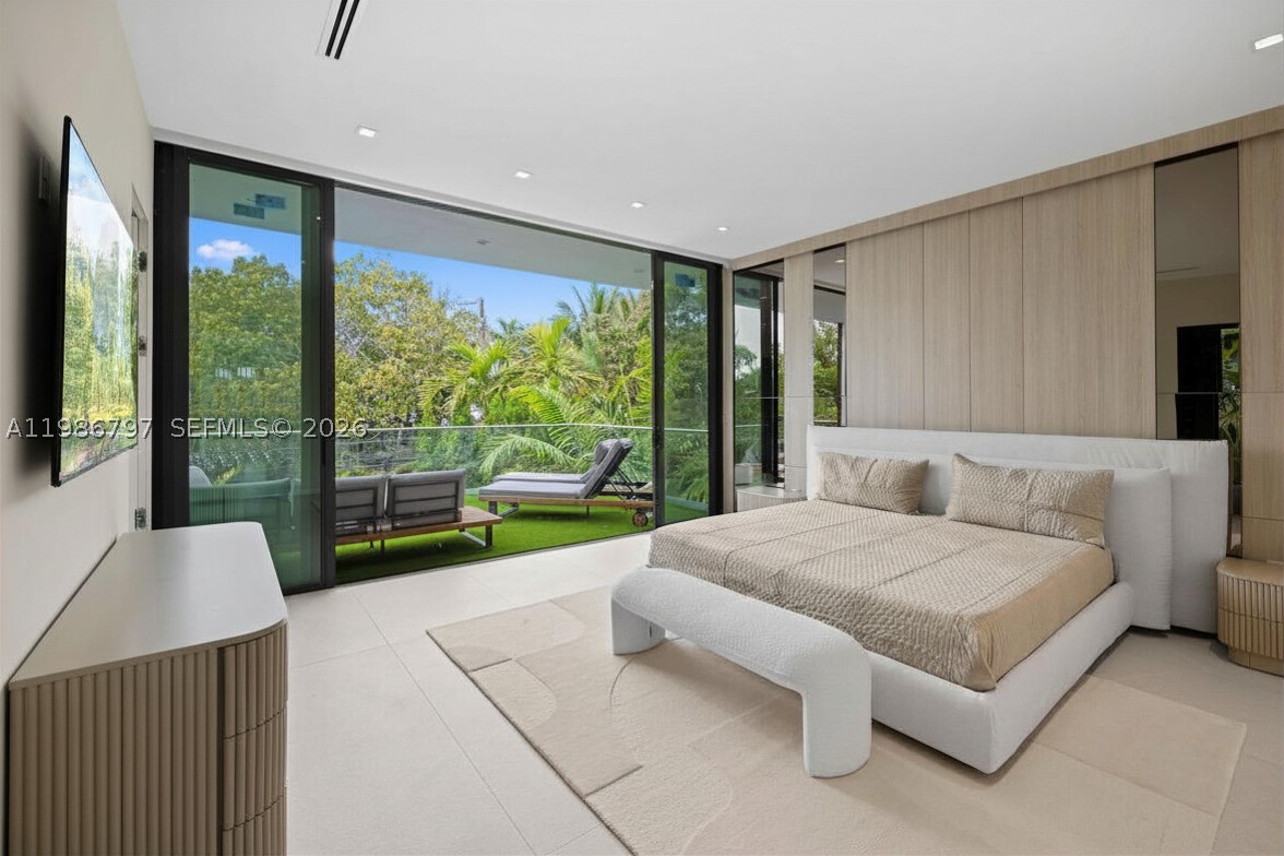 SURPRISE LAKE - Residential