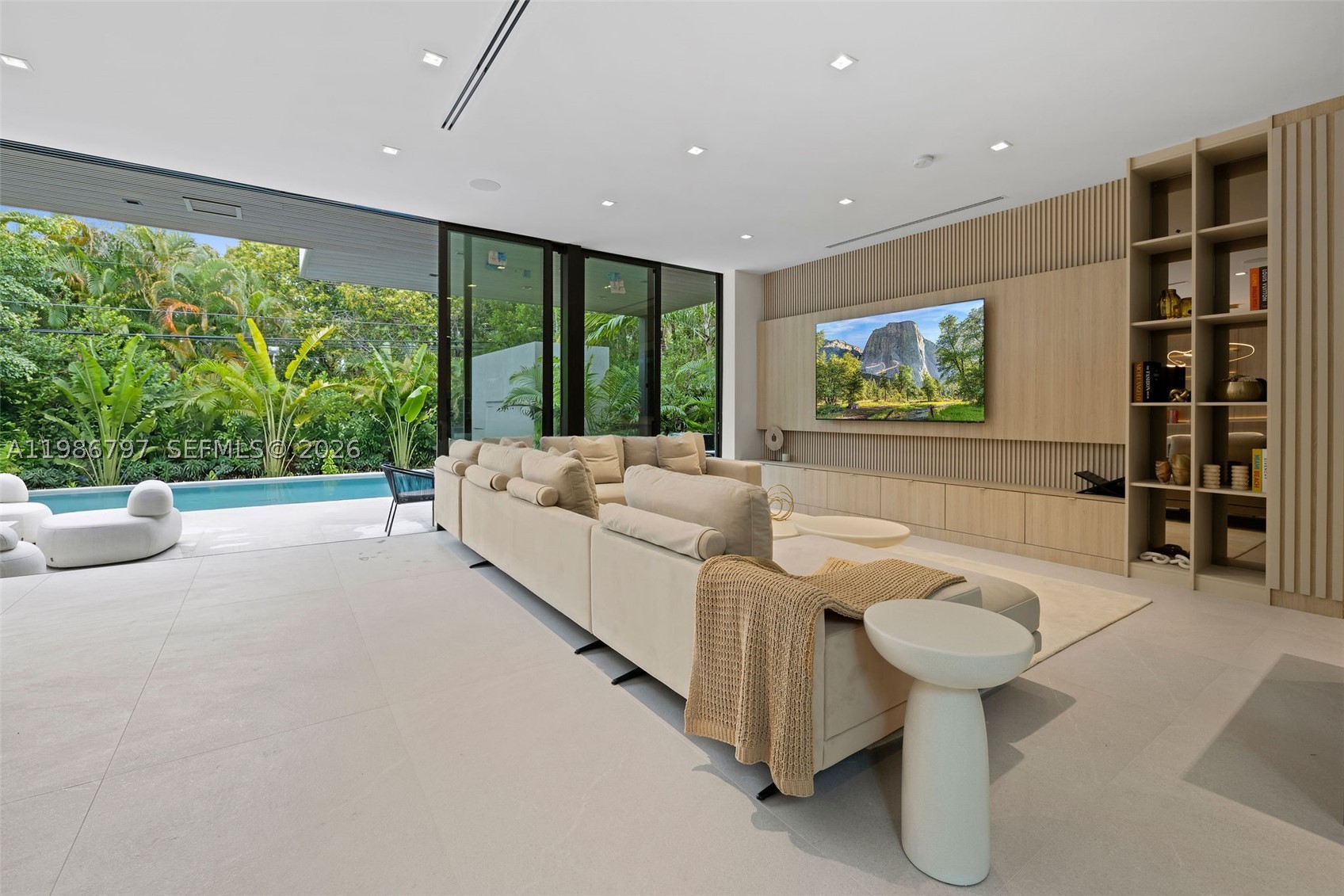 SURPRISE LAKE - Residential