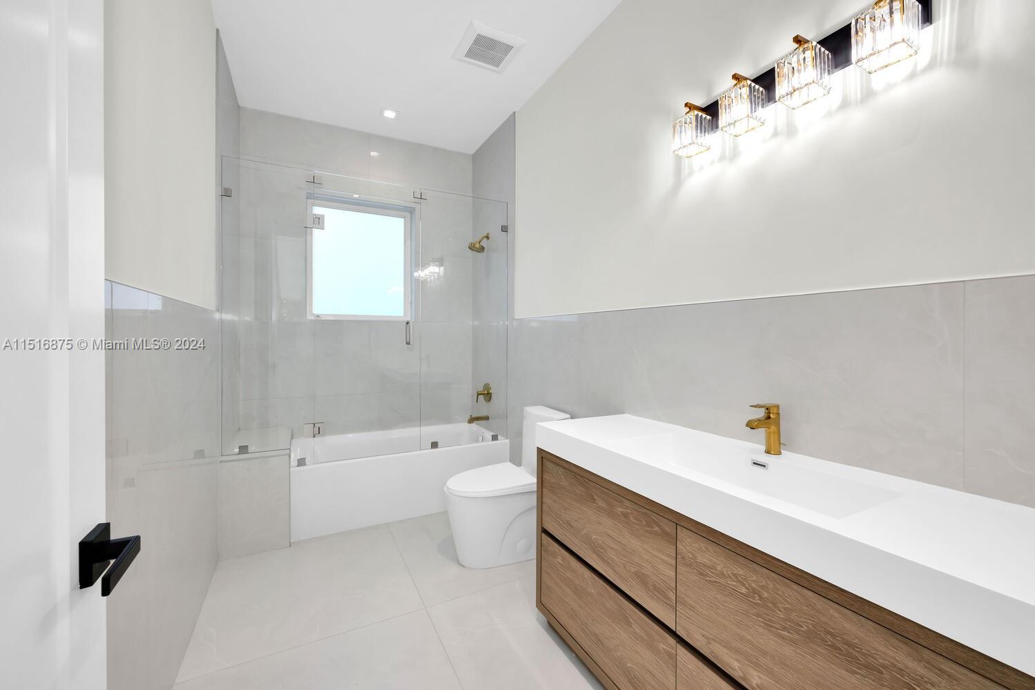 PALM MIAMI AMD - Residential