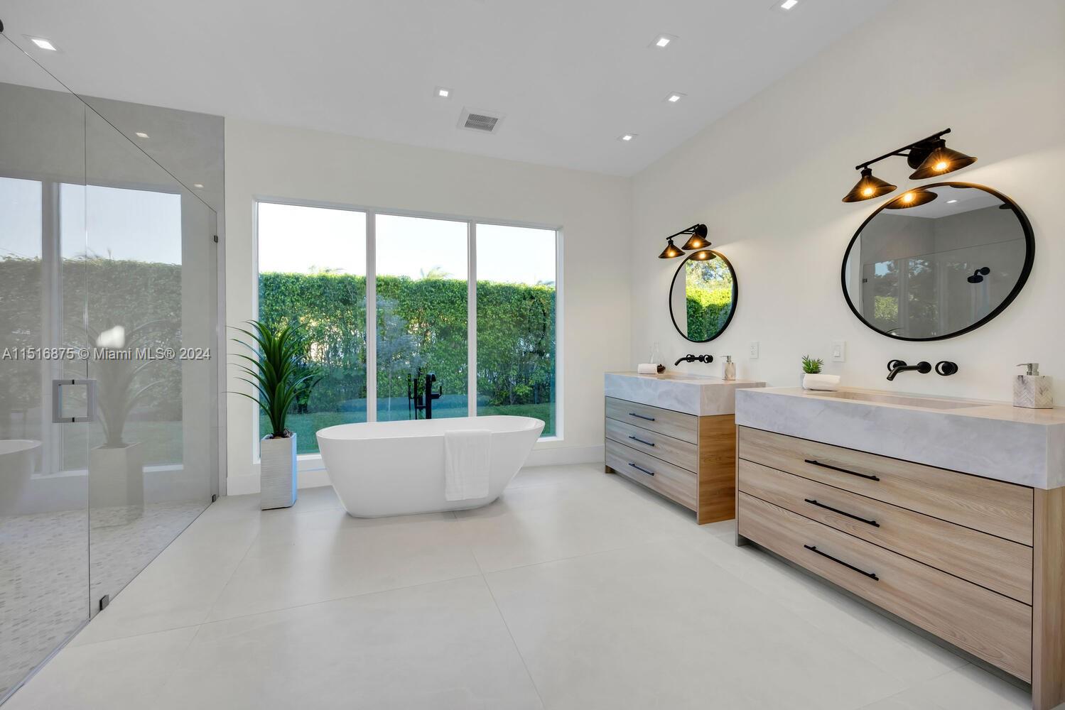 PALM MIAMI AMD - Residential
