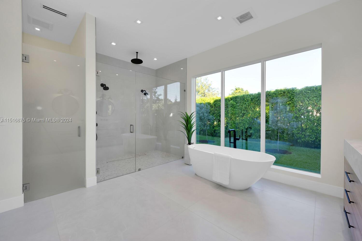 PALM MIAMI AMD - Residential