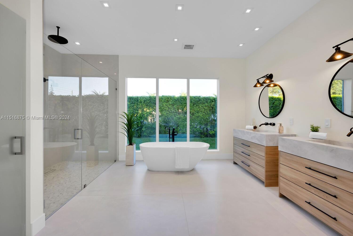 PALM MIAMI AMD - Residential