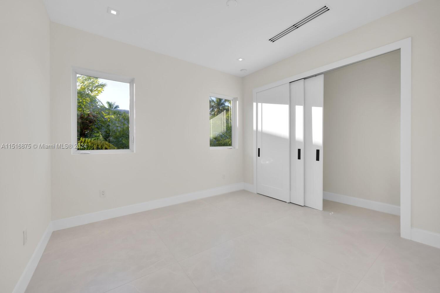 PALM MIAMI AMD - Residential