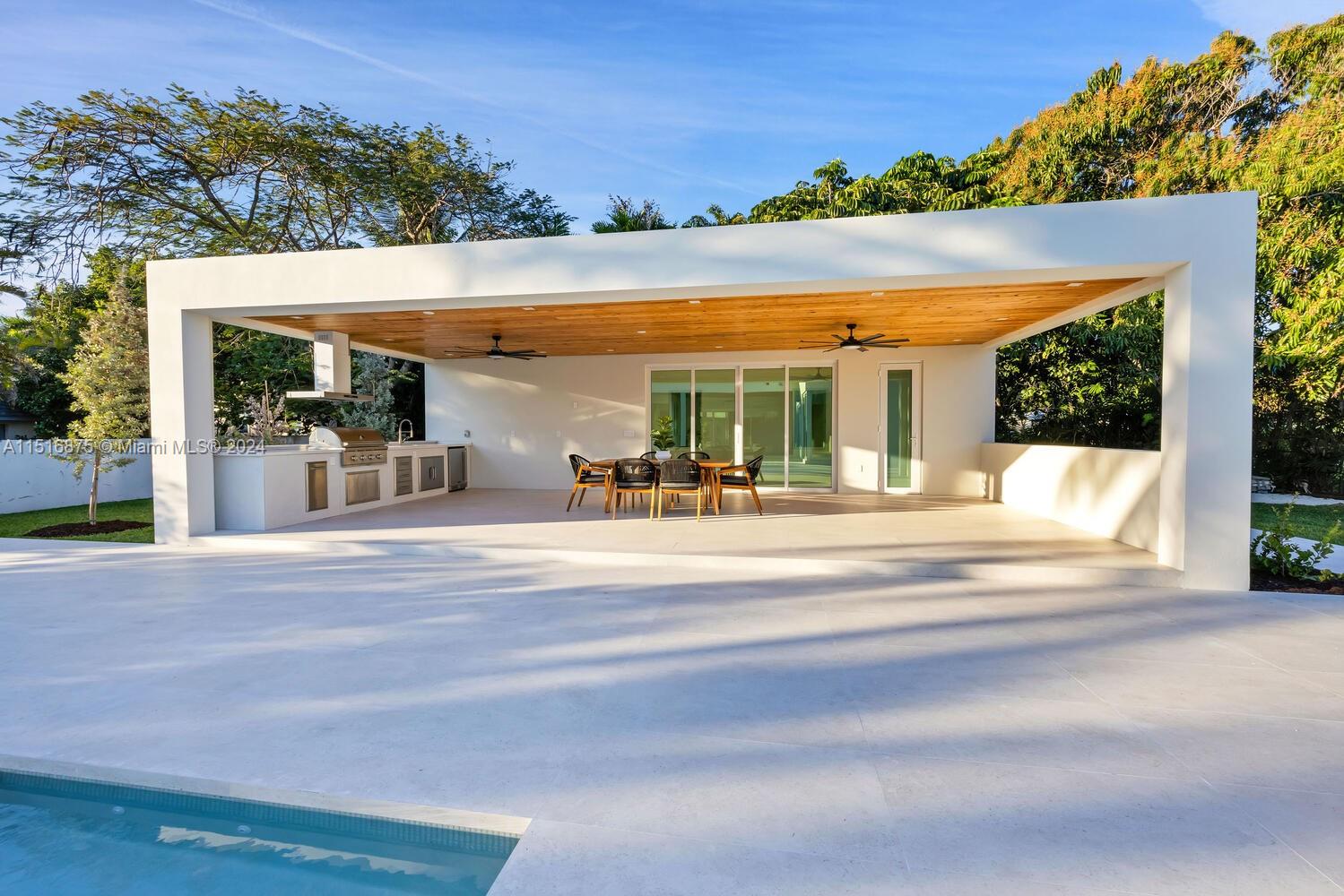PALM MIAMI AMD - Residential
