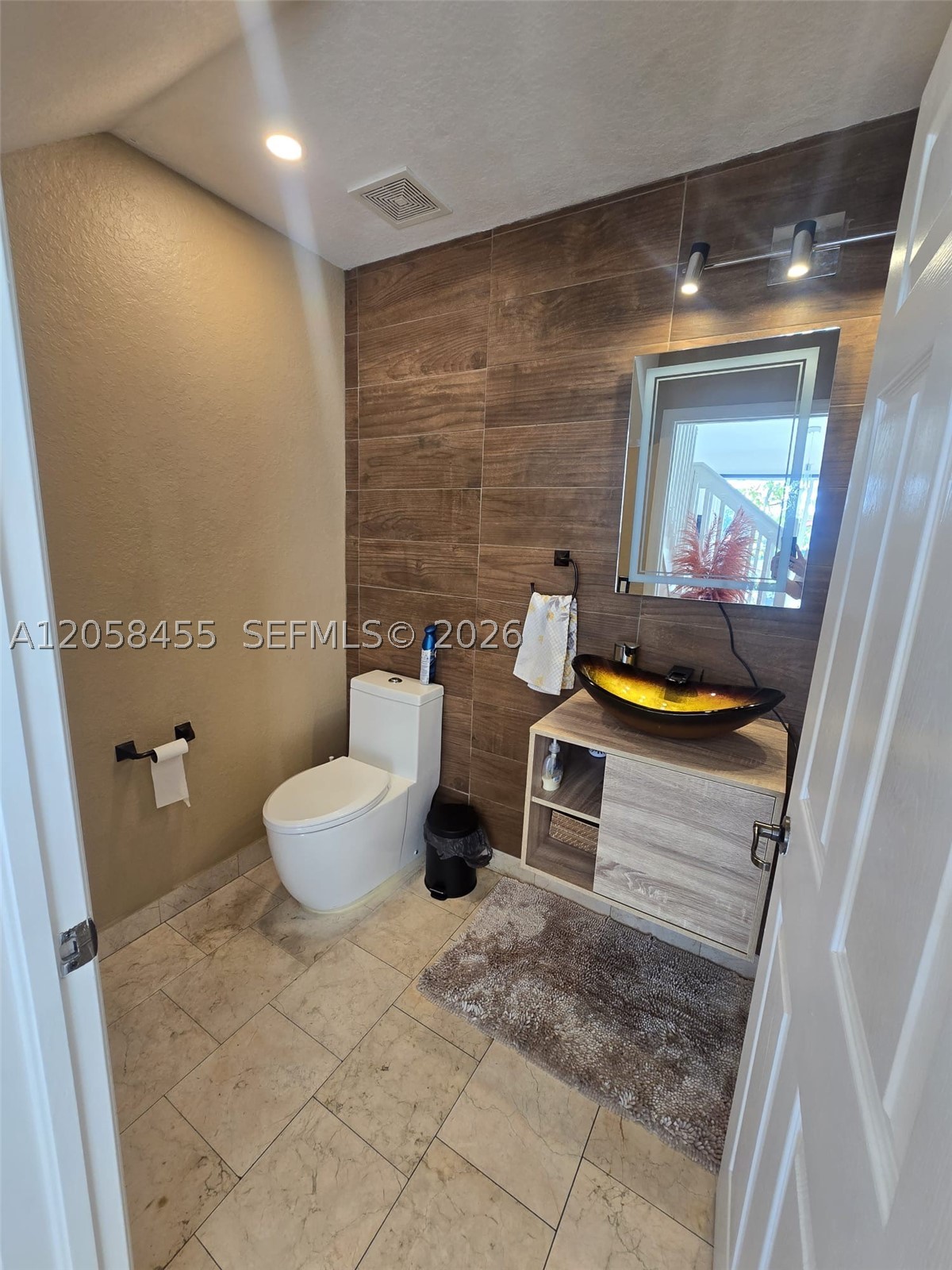 ISLANDS AT DORAL 1ST ADDN - Residential