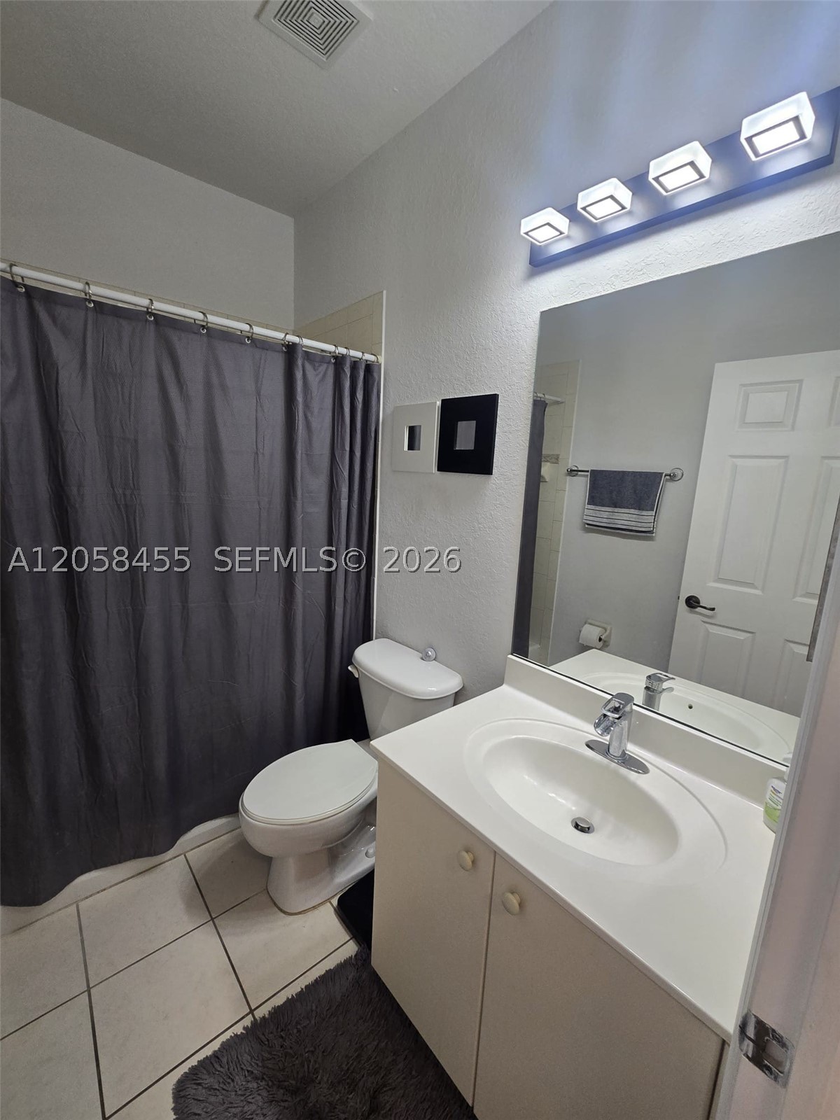 ISLANDS AT DORAL 1ST ADDN - Residential