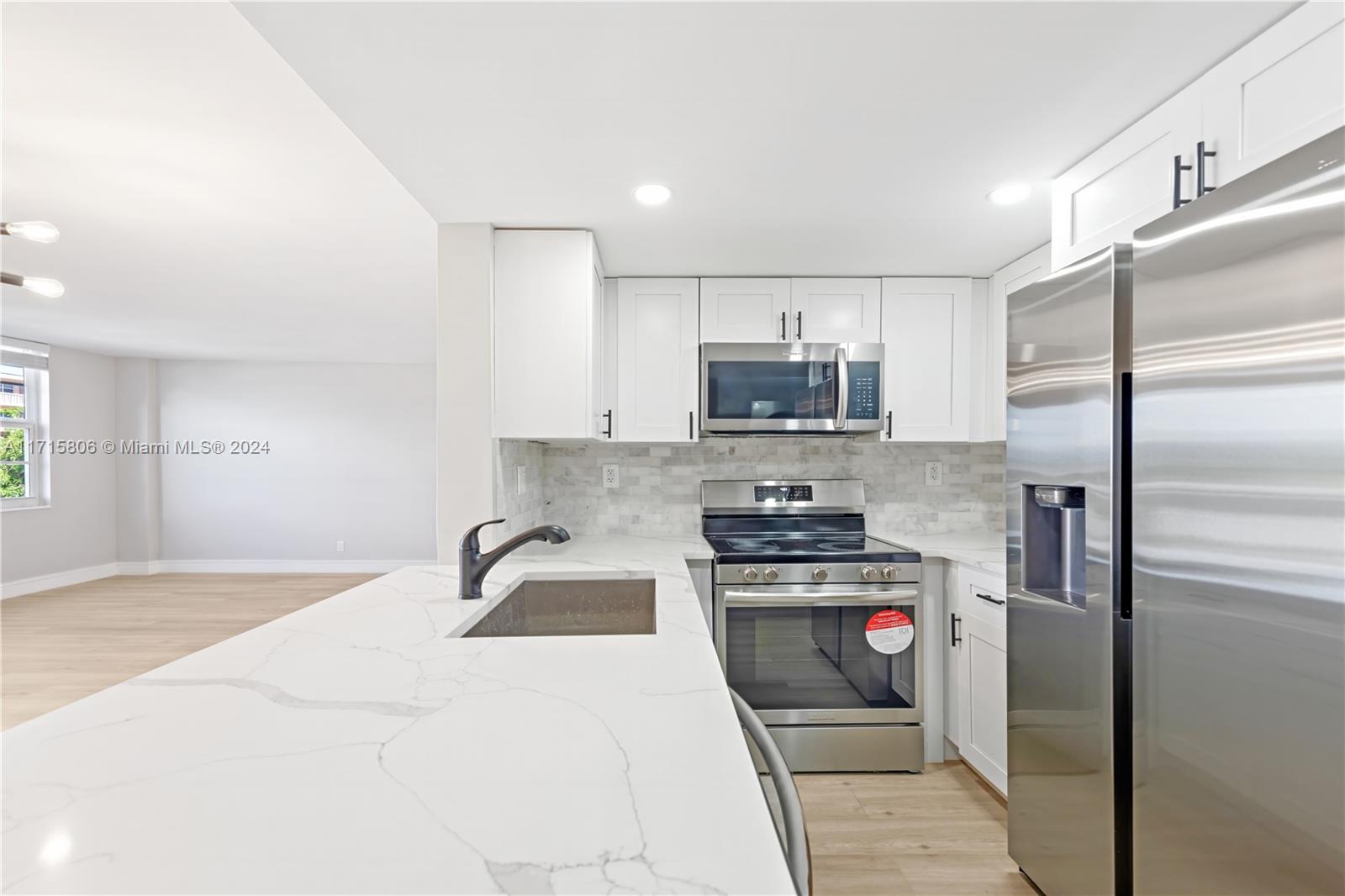 PLAZA 15 CONDO - Residential Lease