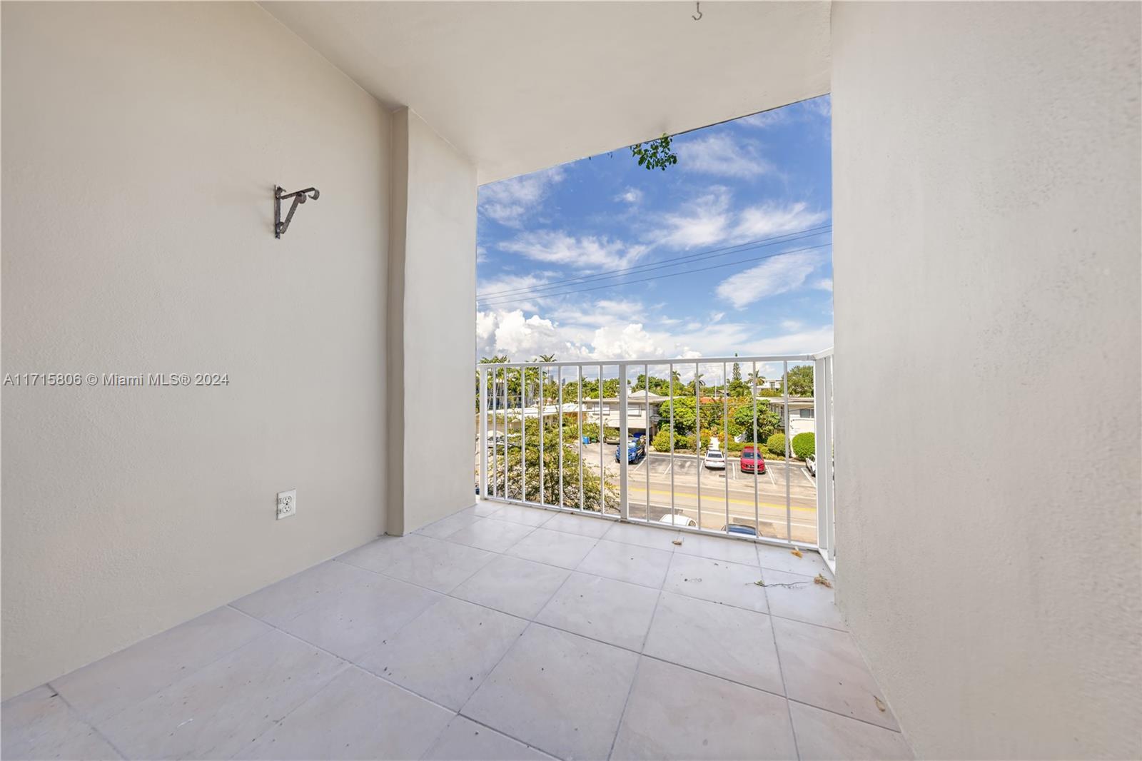 PLAZA 15 CONDO - Residential Lease