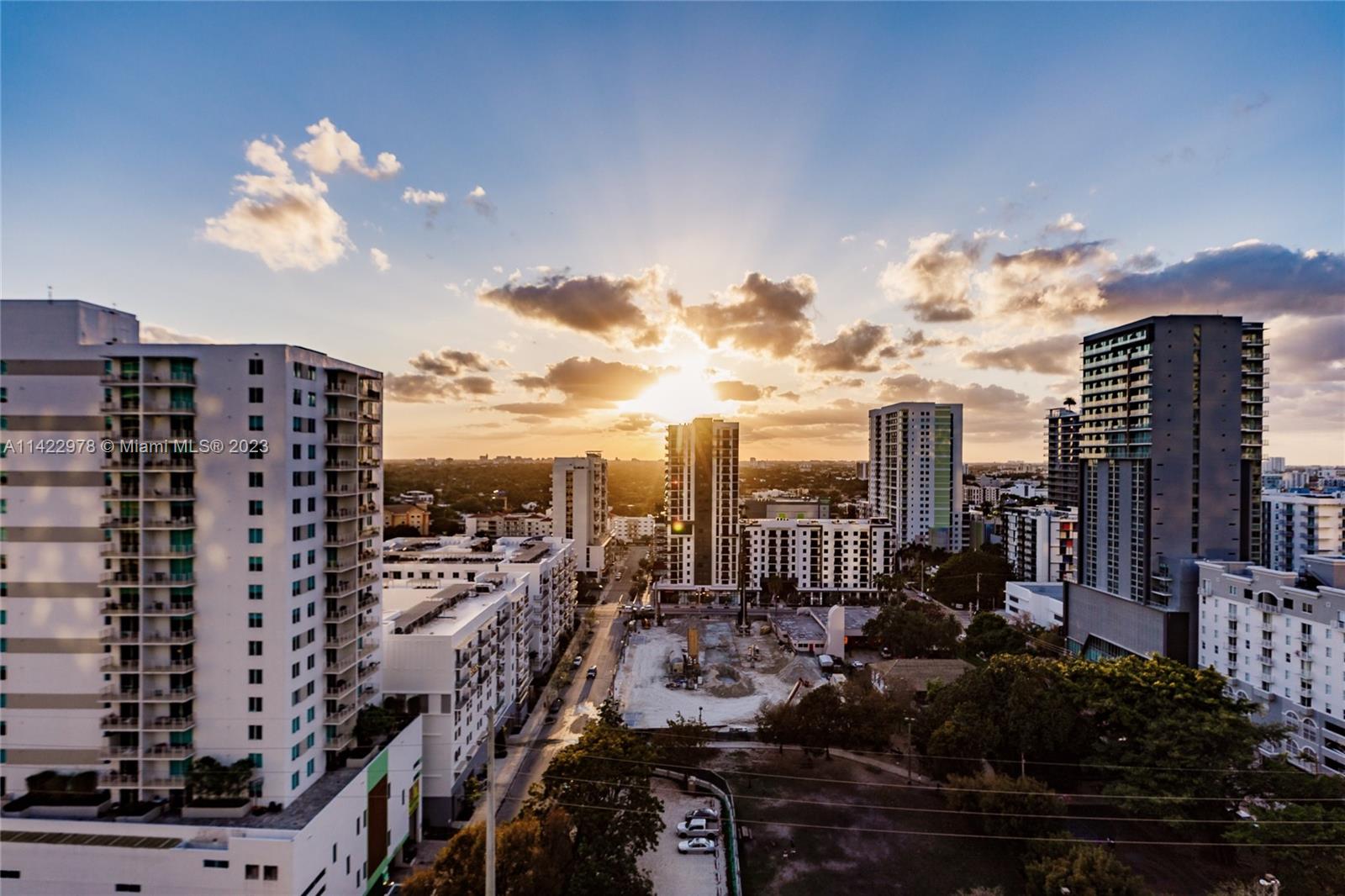 THE AXIS ON BRICKELL COND - Residential