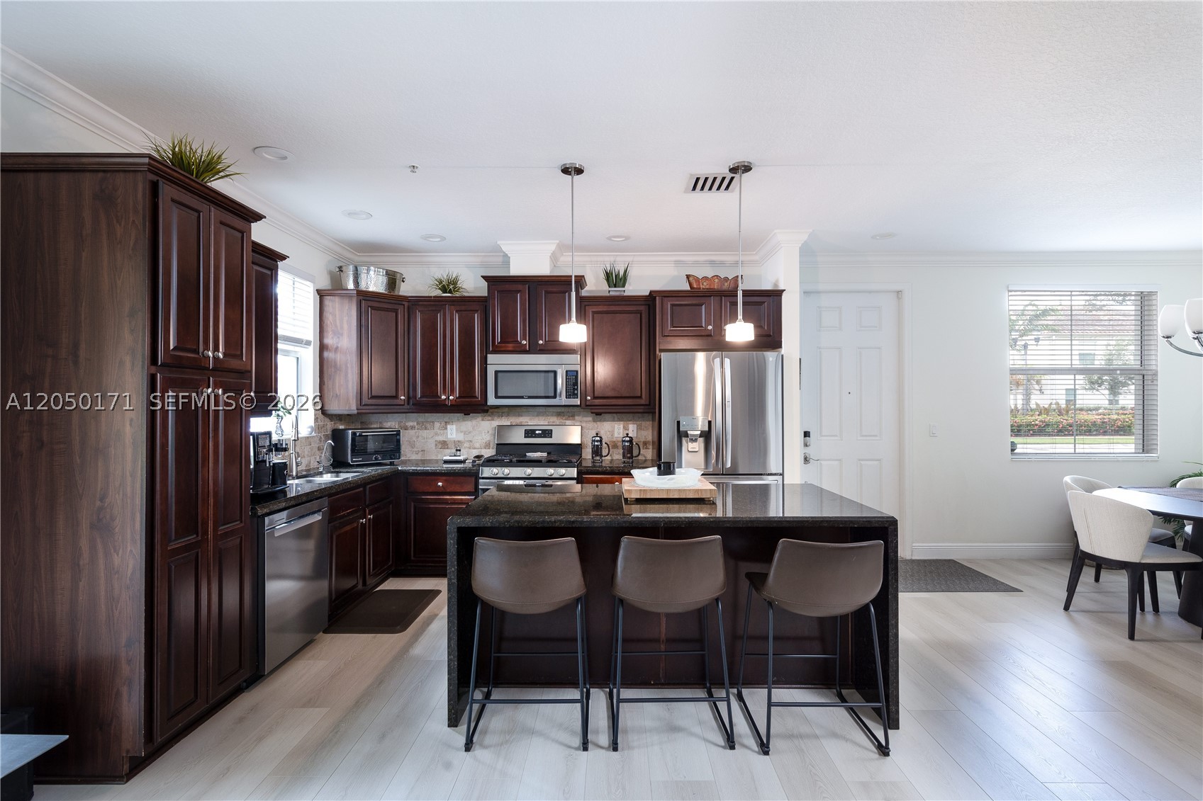 SAWGRASS LAKES - Residential