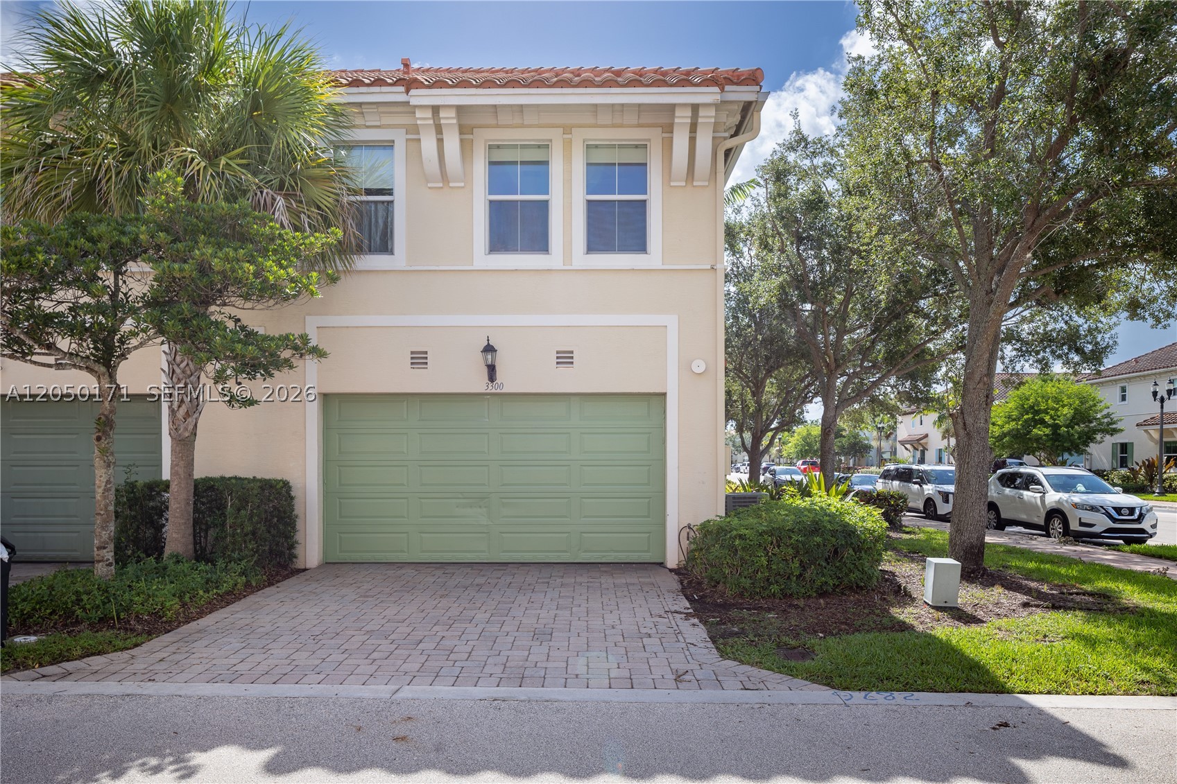 SAWGRASS LAKES - Residential