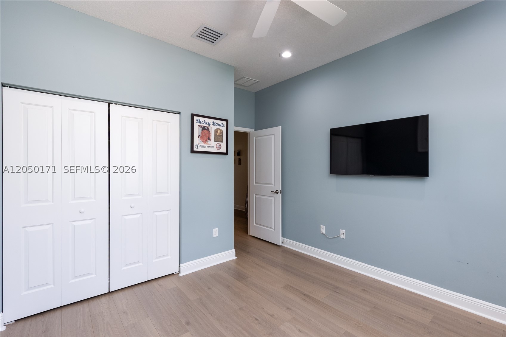 SAWGRASS LAKES - Residential