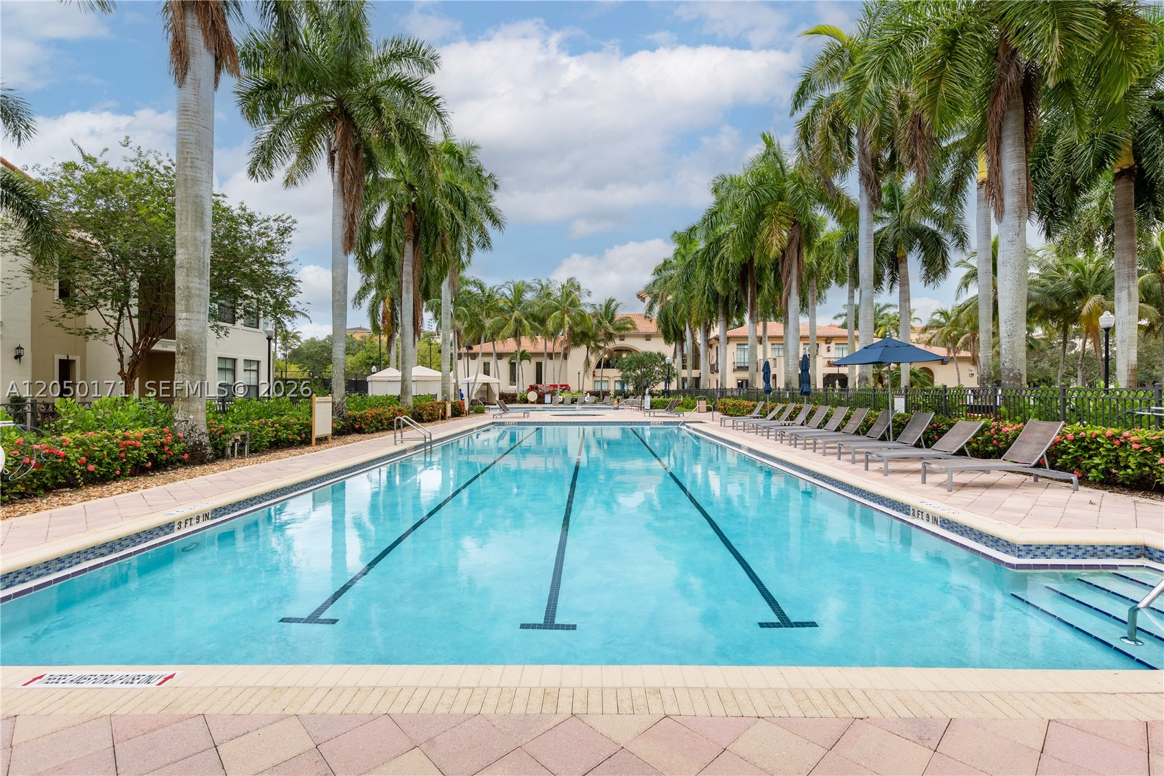 SAWGRASS LAKES - Residential