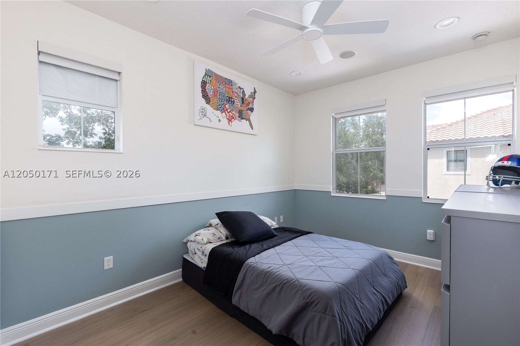 SAWGRASS LAKES - Residential