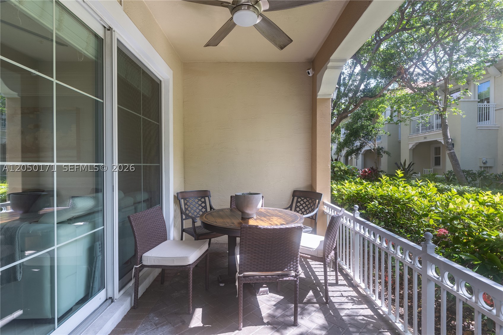 SAWGRASS LAKES - Residential