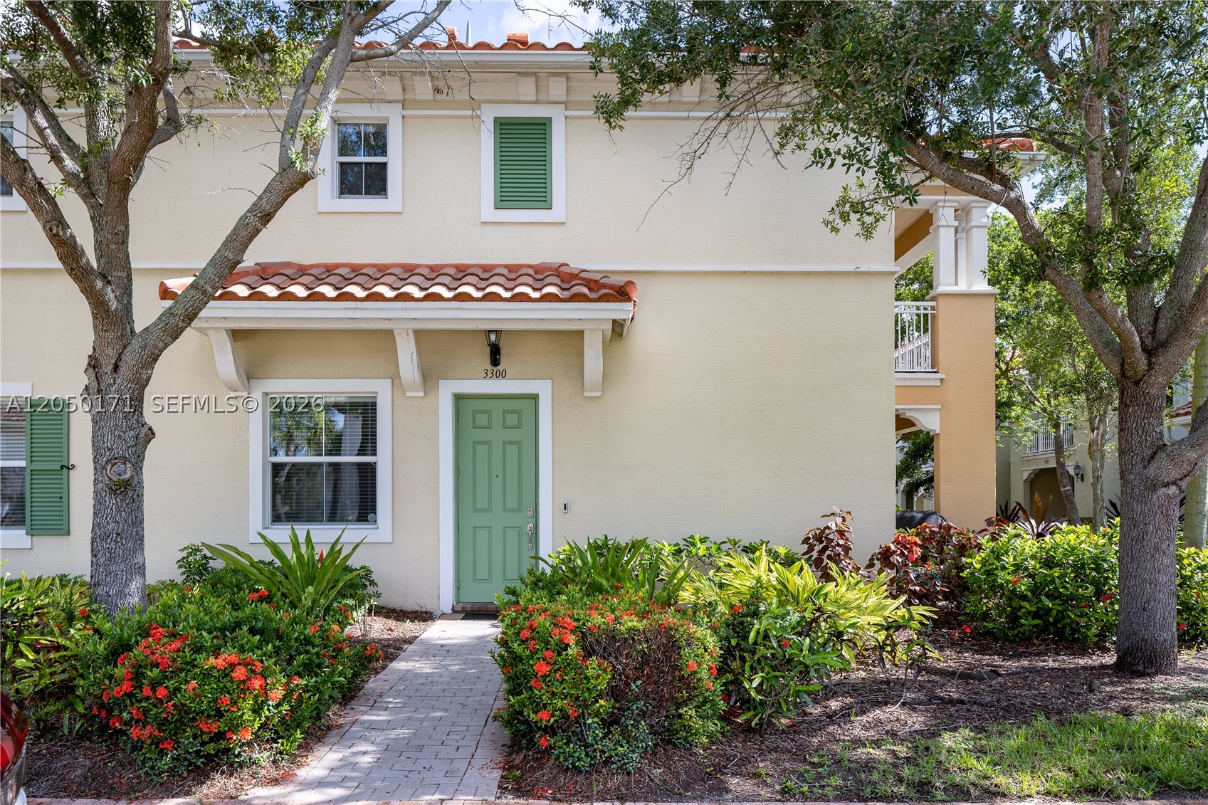 SAWGRASS LAKES - Residential