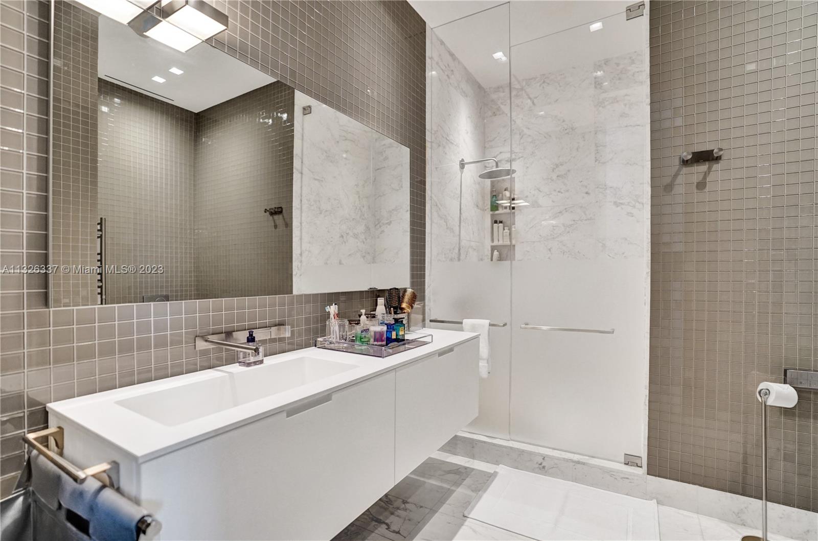 OCEANA KEY BISCAYNE CONDO - Residential