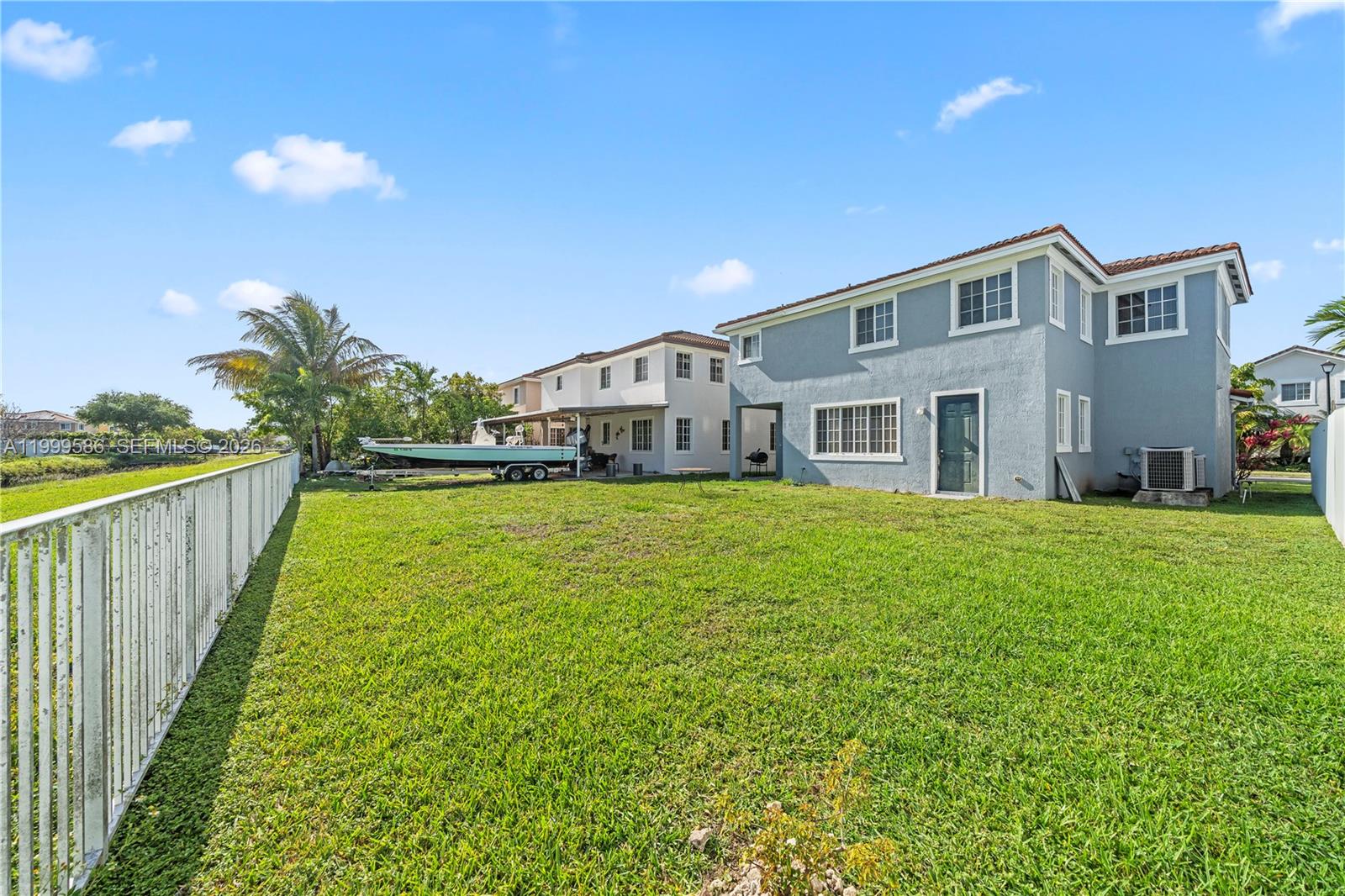 MANDARIN LAKES - Residential