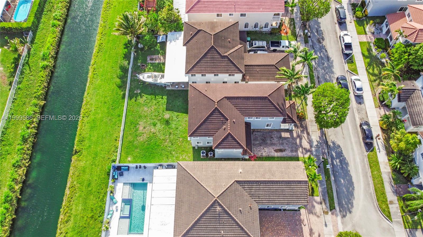 MANDARIN LAKES - Residential