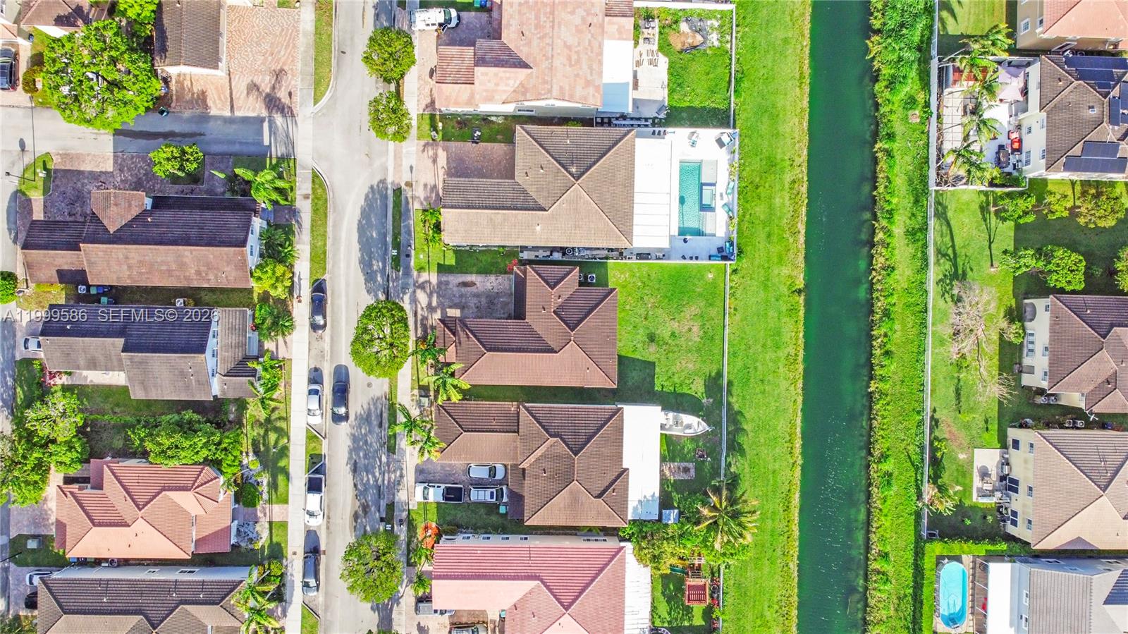 MANDARIN LAKES - Residential