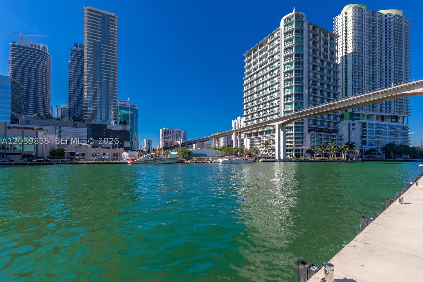 MINT CONDO - Residential