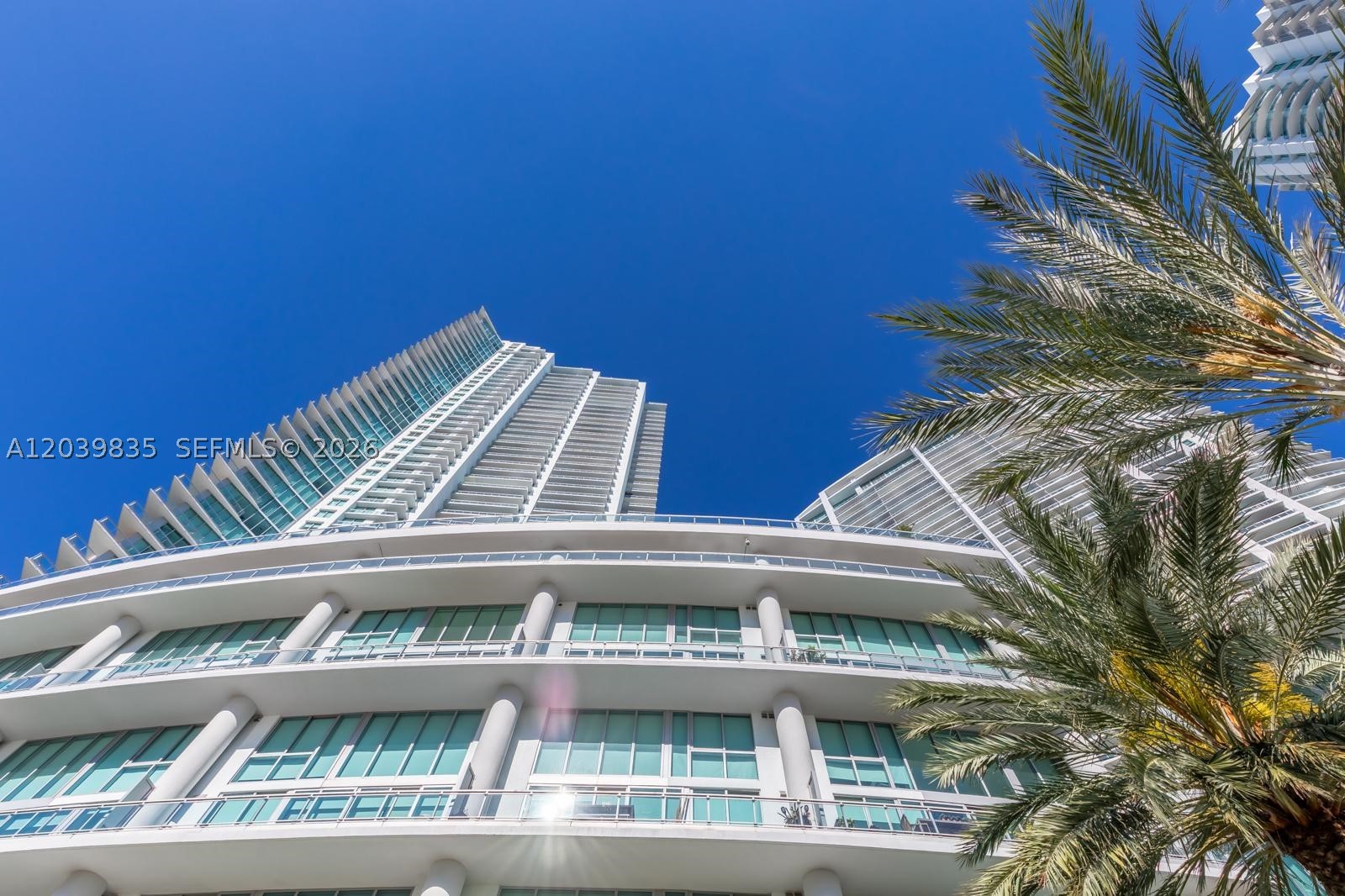 MINT CONDO - Residential