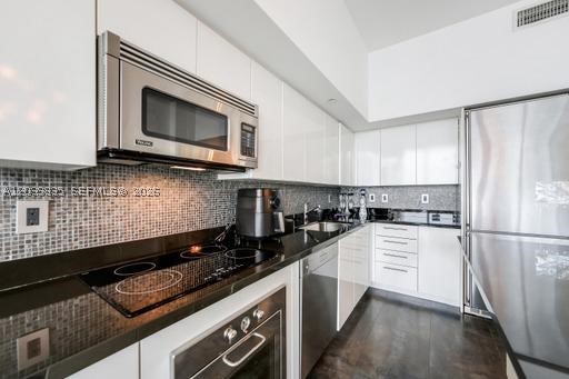 MINT CONDO - Residential
