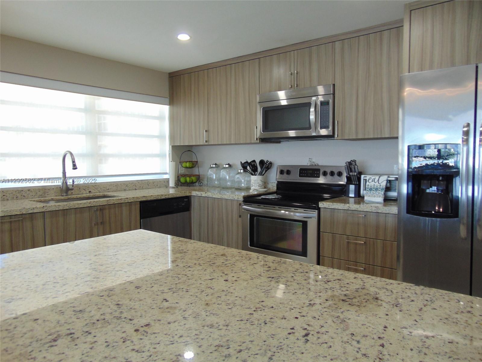 IMPERIAL TOWERS APTS COND - Residential Lease