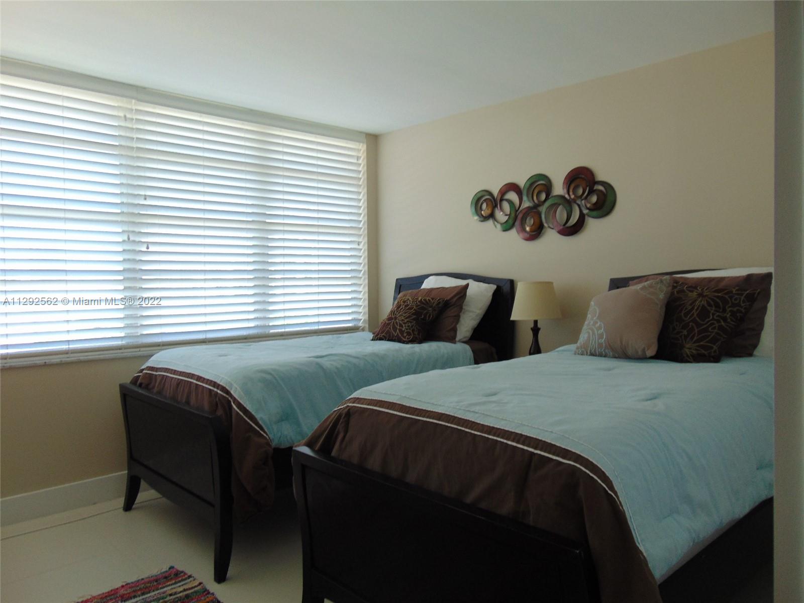 IMPERIAL TOWERS APTS COND - Residential Lease