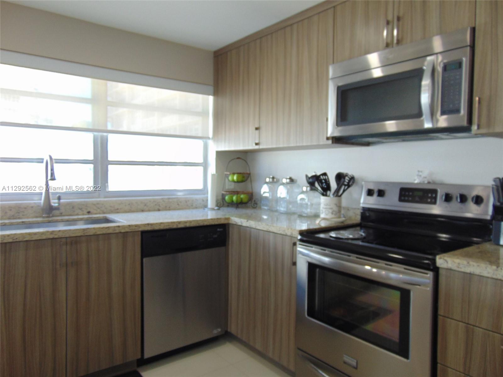 IMPERIAL TOWERS APTS COND - Residential Lease