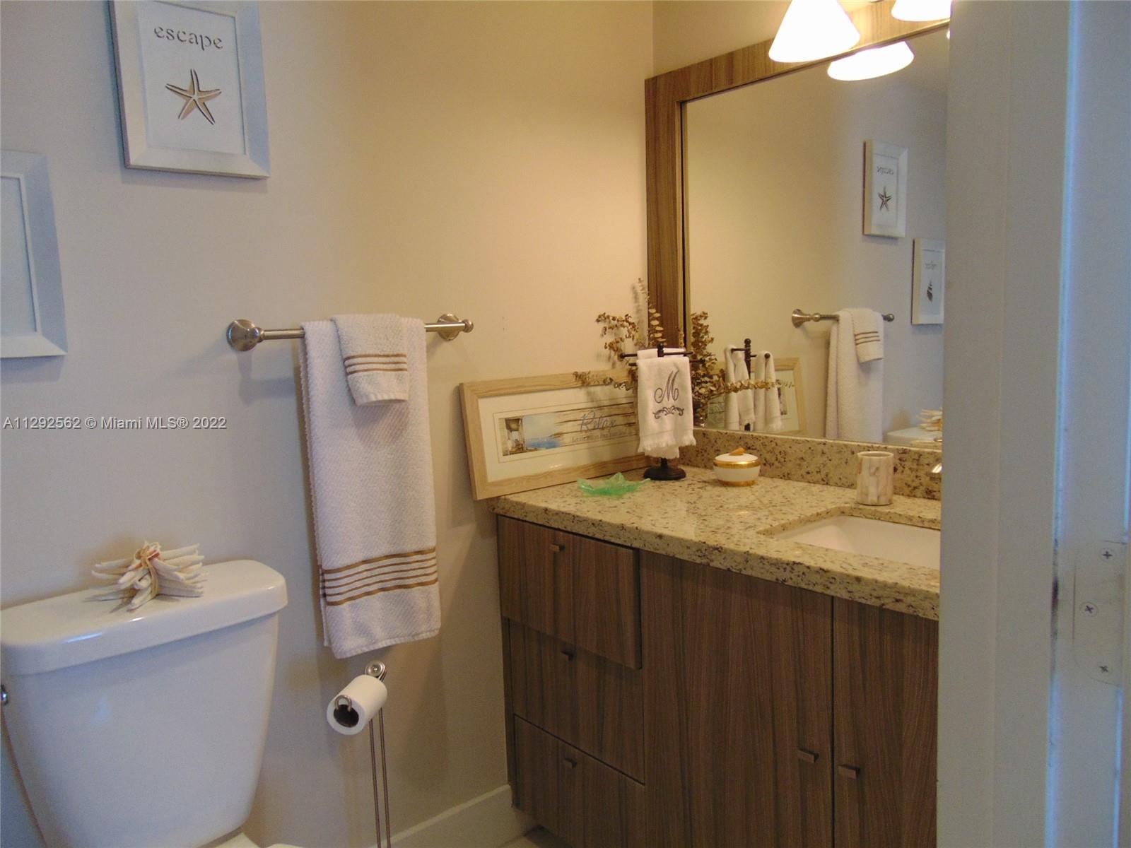 IMPERIAL TOWERS APTS COND - Residential Lease
