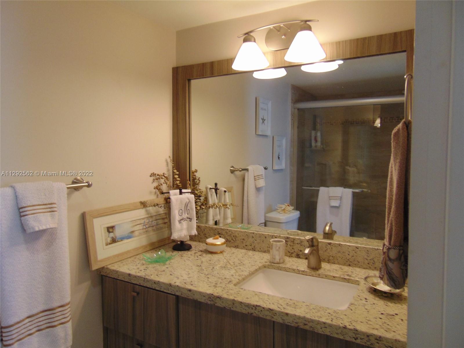 IMPERIAL TOWERS APTS COND - Residential Lease