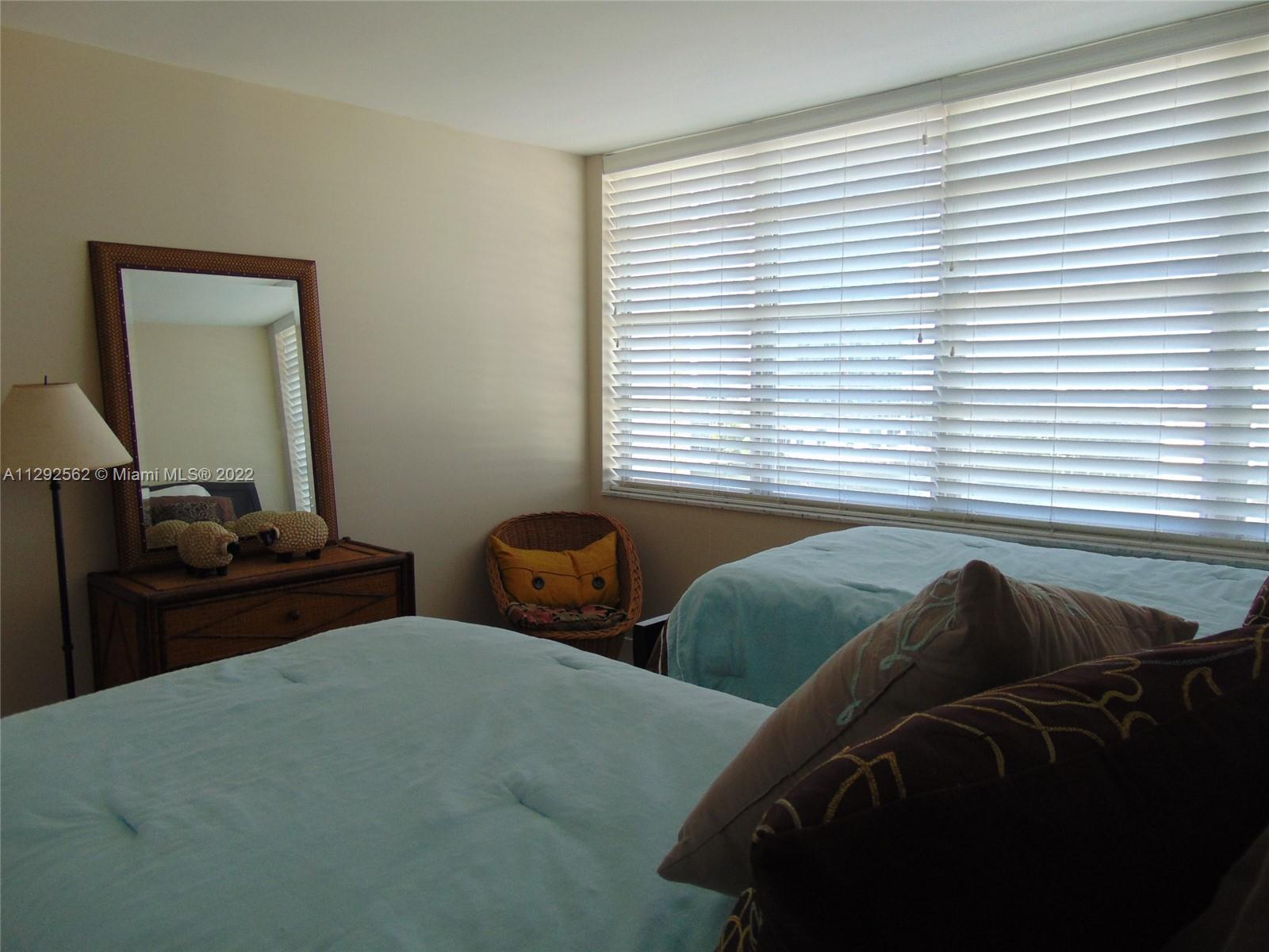 IMPERIAL TOWERS APTS COND - Residential Lease