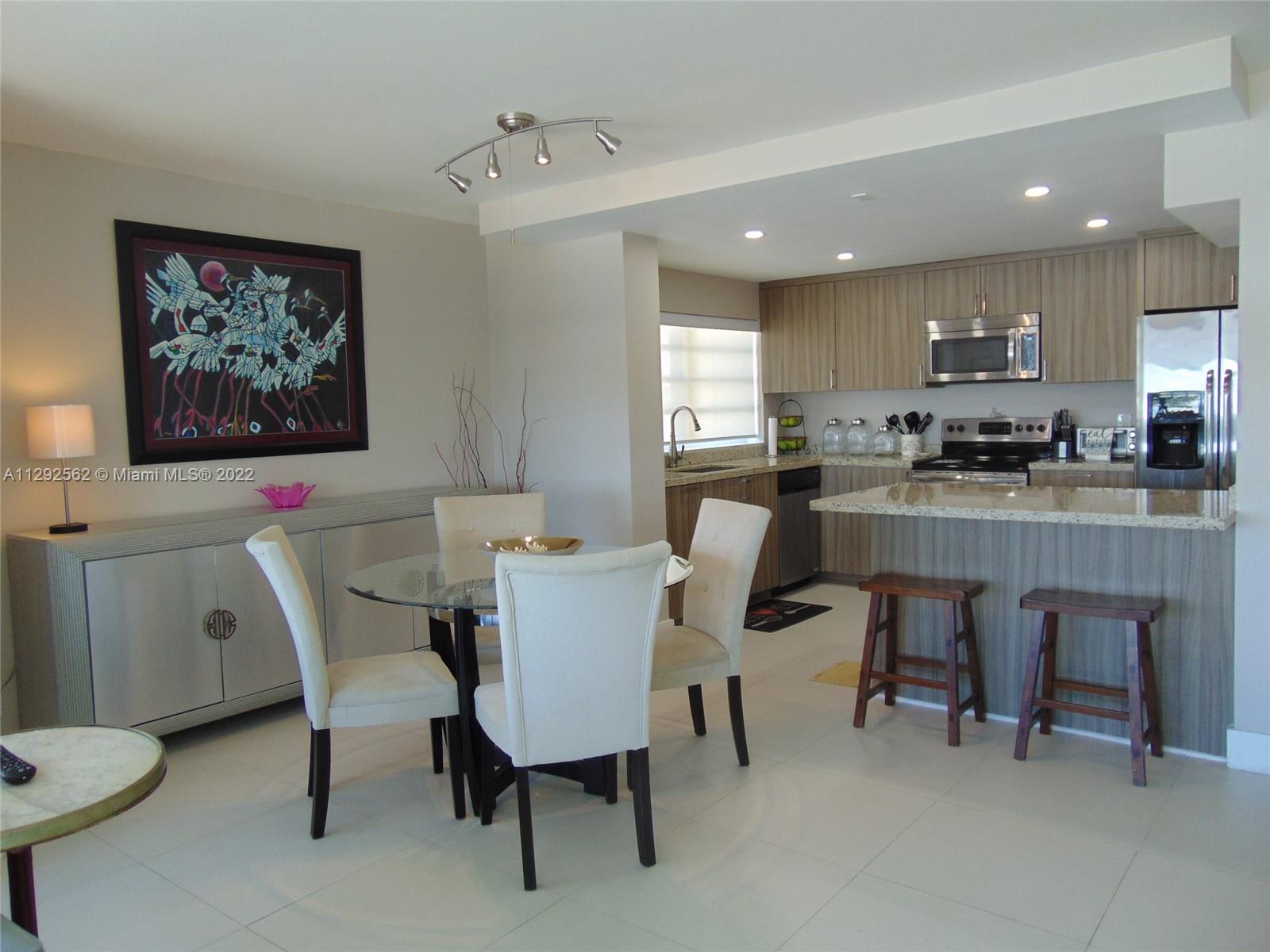 IMPERIAL TOWERS APTS COND - Residential Lease